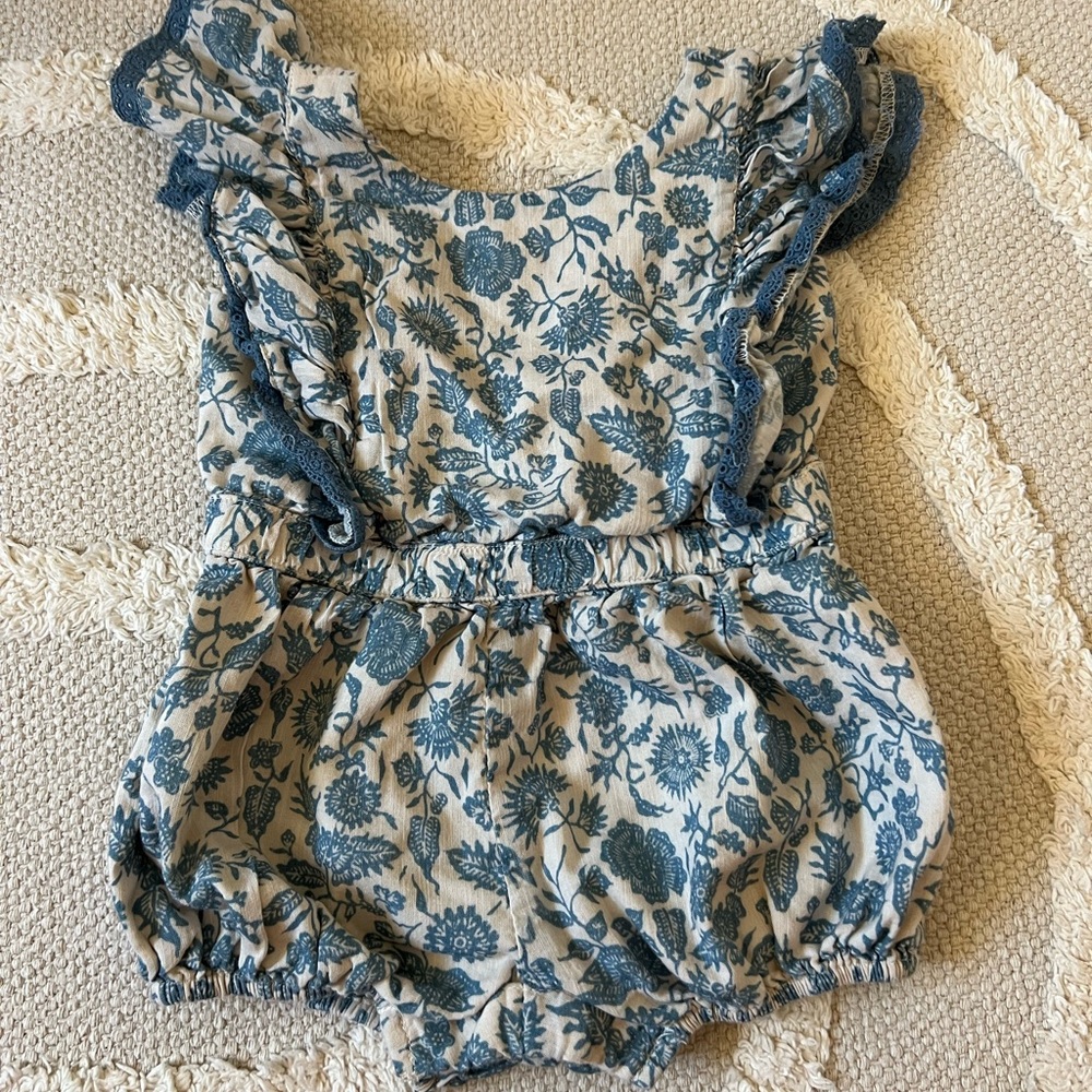 Cat & Jack Onesie/Bubble